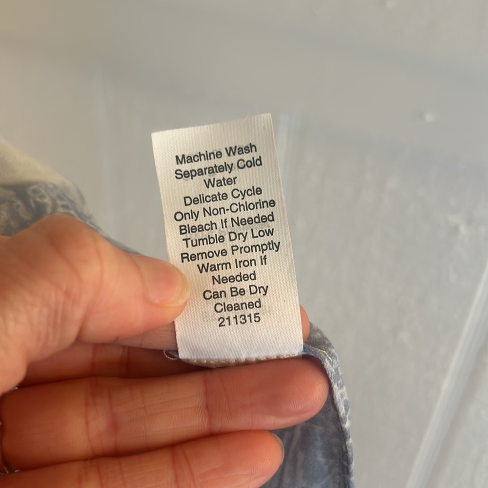 Cabi Style 781 Gauzy Chiffon Blue Fade Out Oversized Blouse size Small - Picture 7 of 8